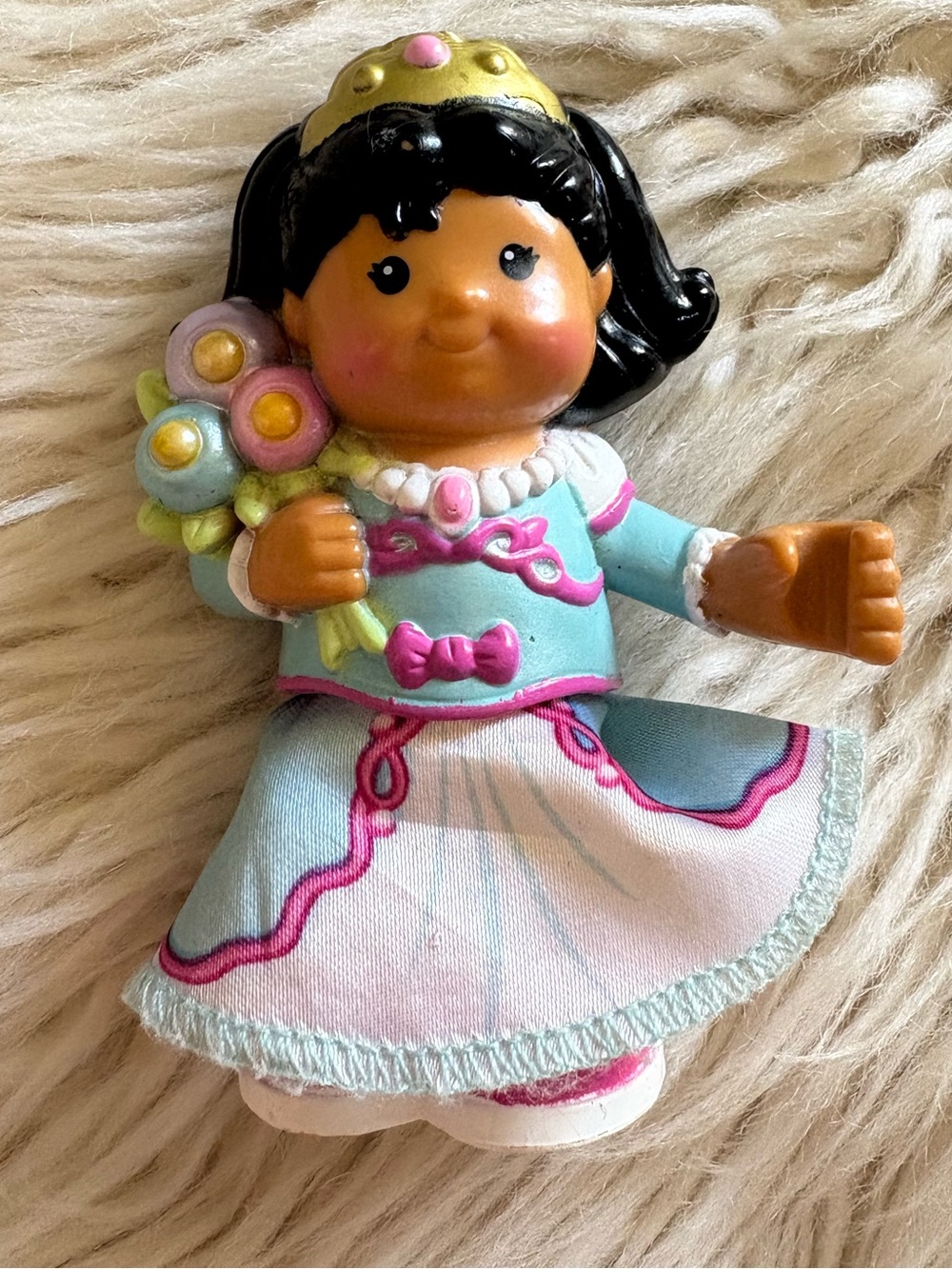 Fisher Price Little People Bendable Poseable Figure Princess Mia w/ Cloth Skirt